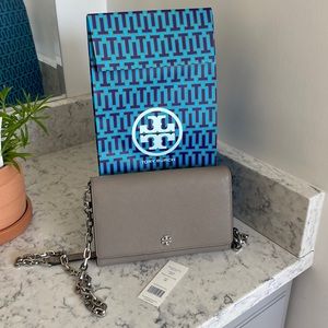 Tory burch robinson chain wallet